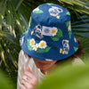 Blauer Apfelwein Bucket Hat mit Bembeln, gerippten Gläsern und Apfelblüten