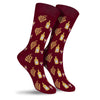 Rote Socken mit Weinreben und Weinflaschen für Weinfreunde