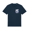 Dunkelblaues T-Shirt mit hellgrauer Brusttasche mit blauen Bembel Verzierungen